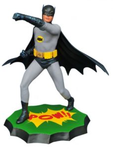 BatmanStatue-590x778